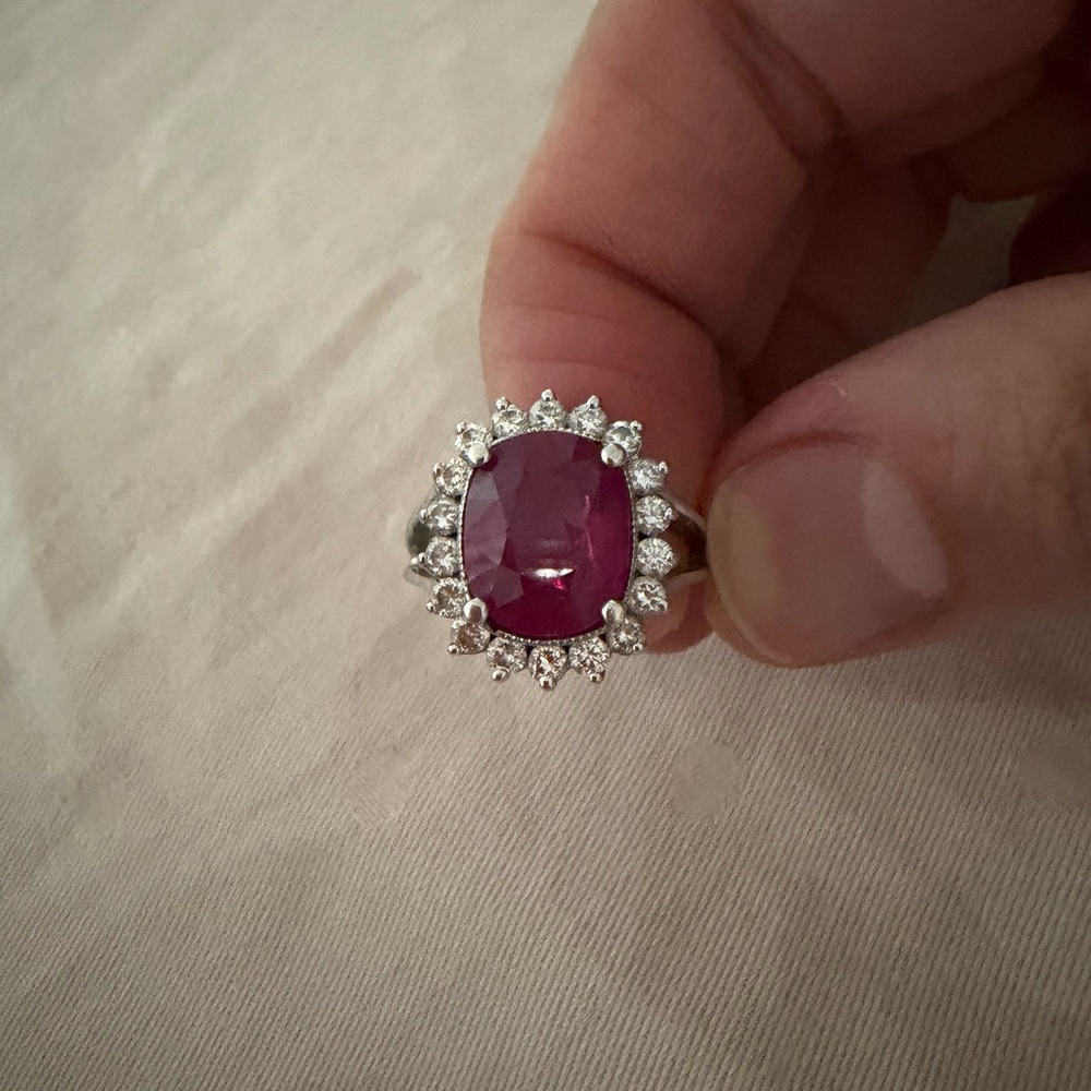 18k rubby and diamond ring size 6